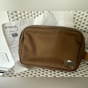 Lululemon canvas Everywhere Belt Bag 1L *Canvas